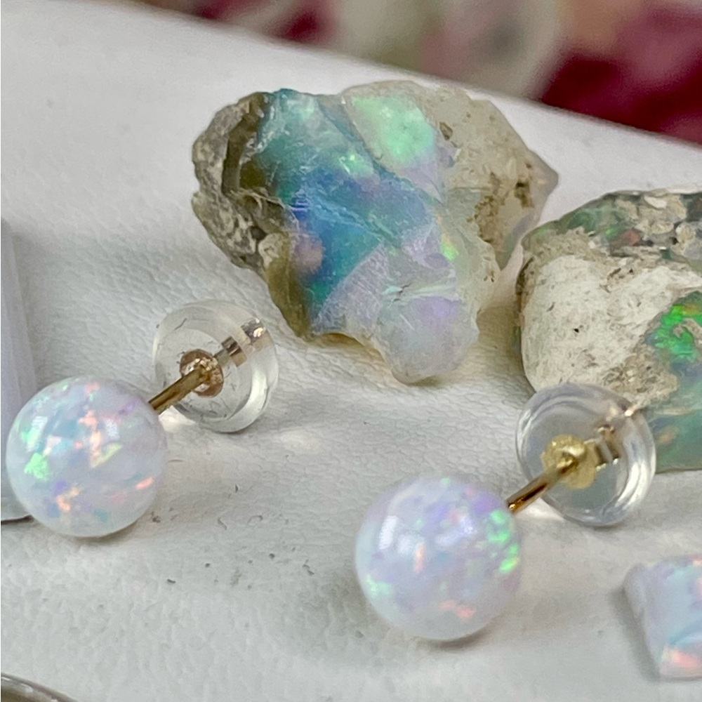 2.6ct 14KT Opal 6mm full round crystal Opal. 14k Yellow Gold - Picture 8 of 12